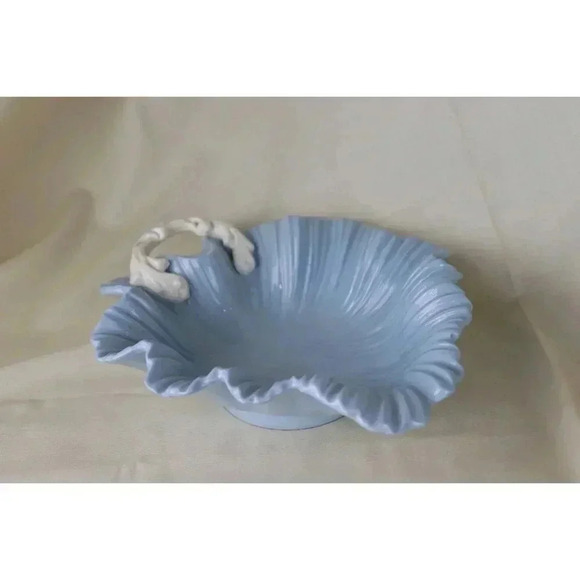 Pastel Blue Leaf Shaped Bowl vintage Falcon ware England 1748 earthenware leafy - Picture 5 of 10